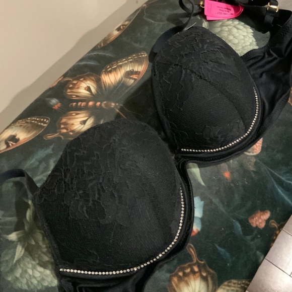 Lace and rhinestone beyond sexy bra - Picture 2 of 3